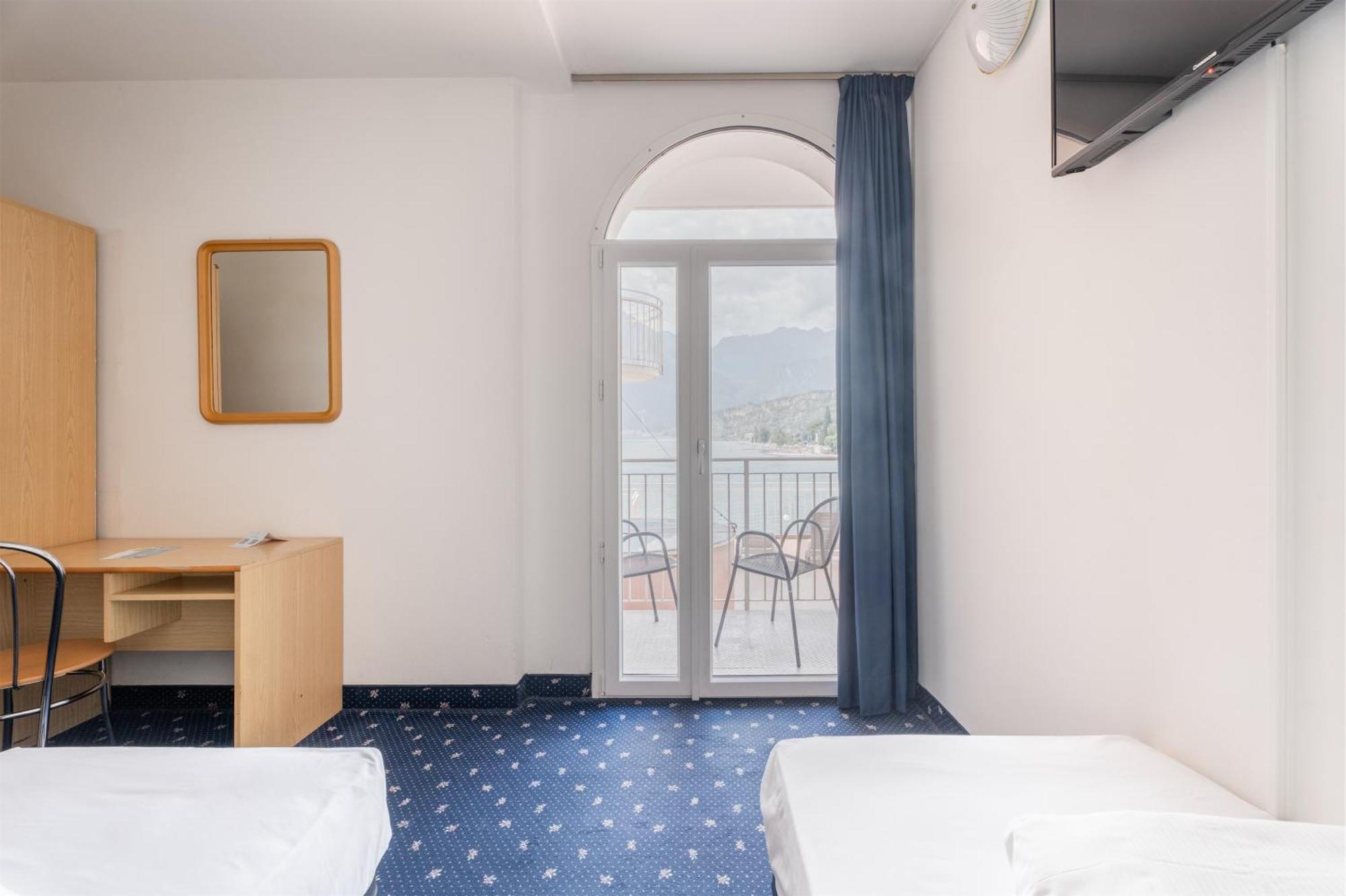 Lake Hotel Ifigenia Torbole Sul Garda Екстериор снимка