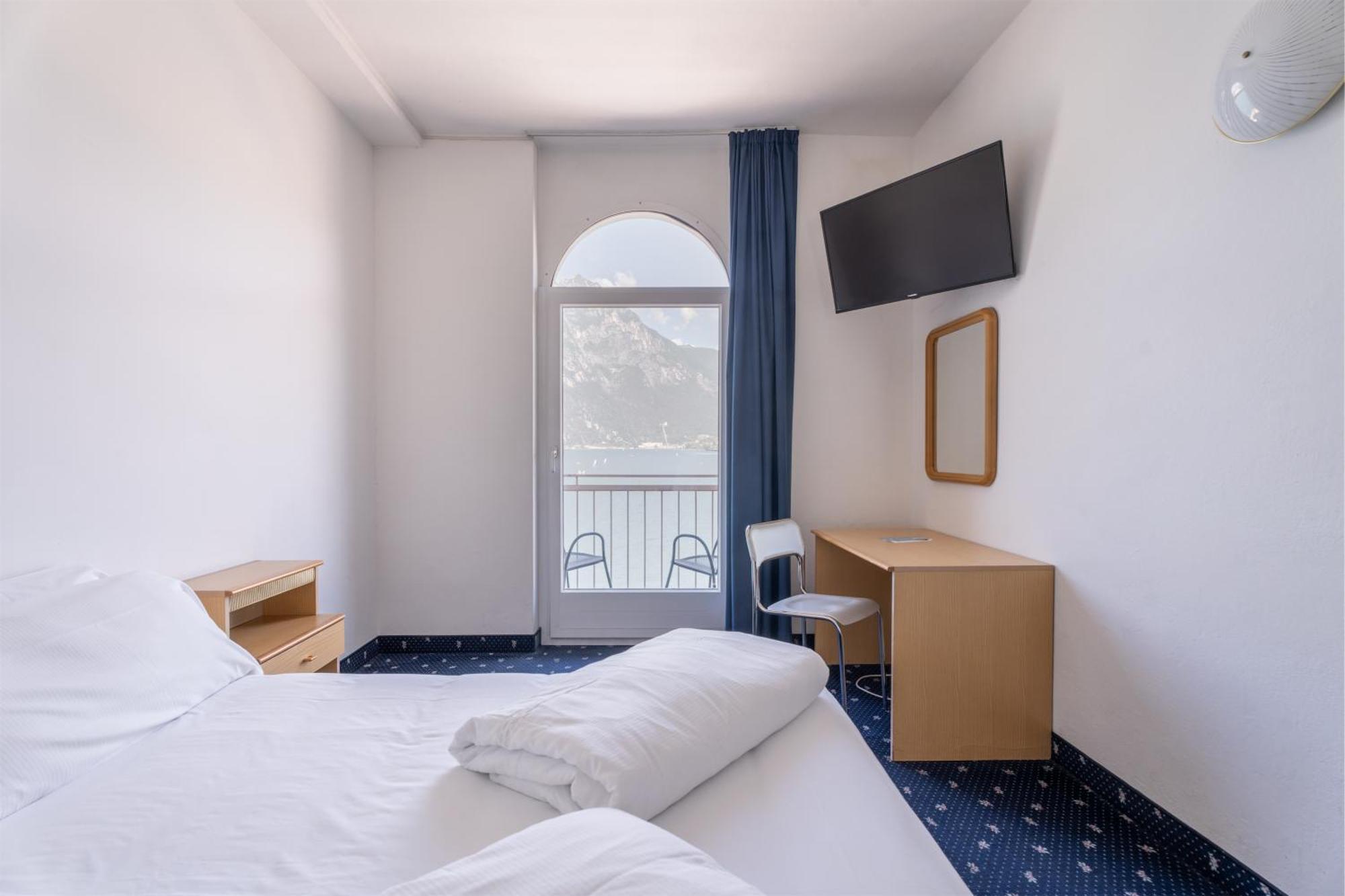 Lake Hotel Ifigenia Torbole Sul Garda Екстериор снимка