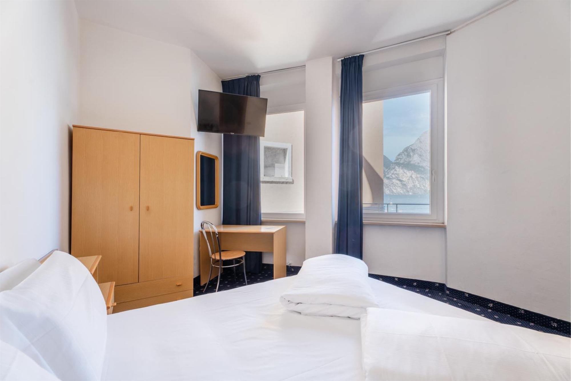Lake Hotel Ifigenia Torbole Sul Garda Екстериор снимка