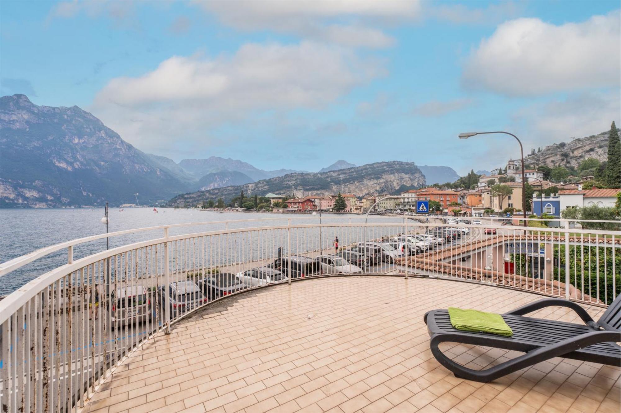 Lake Hotel Ifigenia Torbole Sul Garda Екстериор снимка